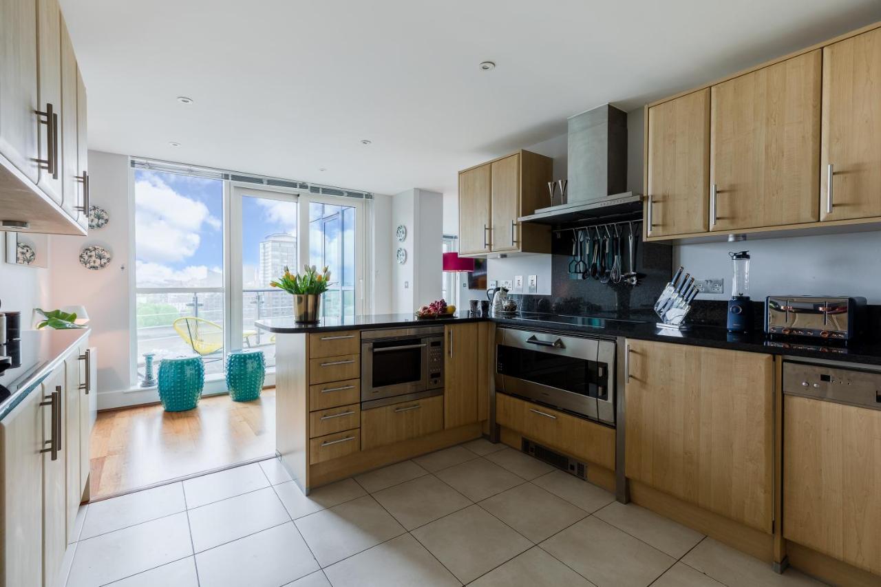 Best Thames View In Town! Large Luxxe Nomad Design Family Home Londýn Exteriér fotografie