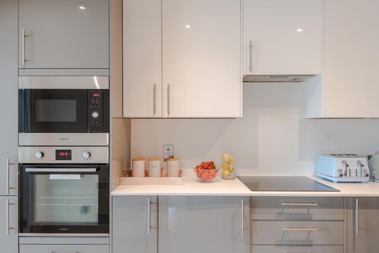 Best Thames View In Town! Large Luxxe Nomad Design Family Home Londýn Exteriér fotografie
