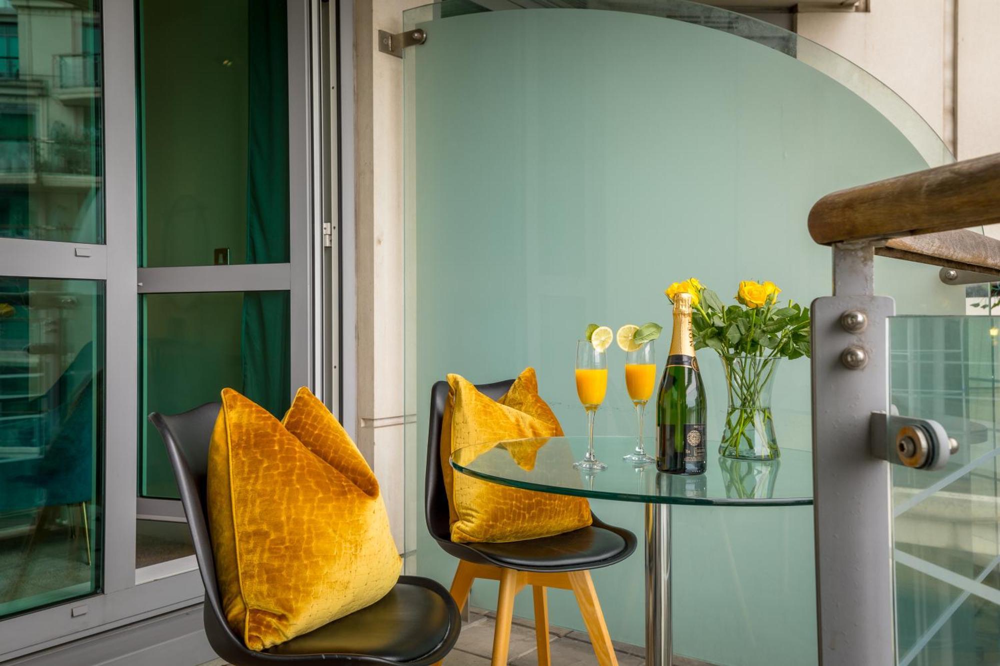Best Thames View In Town! Large Luxxe Nomad Design Family Home Londýn Exteriér fotografie