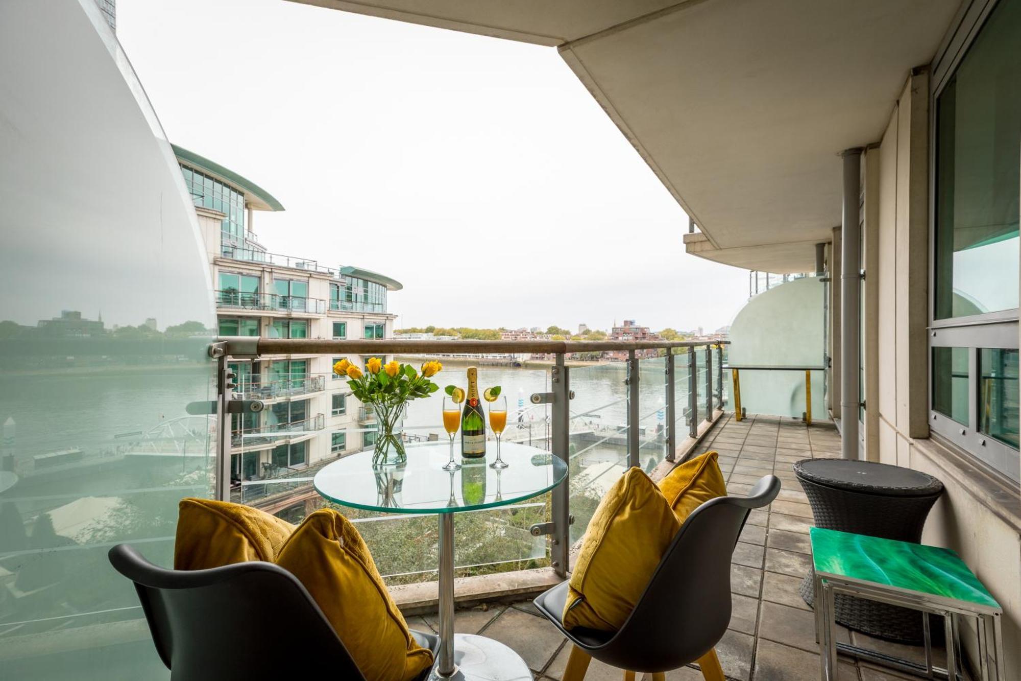 Best Thames View In Town! Large Luxxe Nomad Design Family Home Londýn Exteriér fotografie